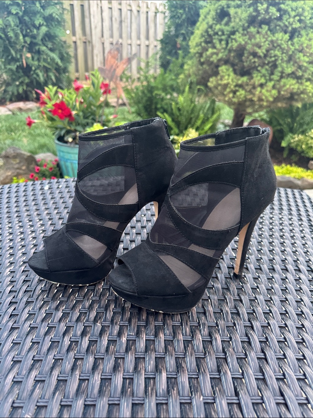 Mix No. 6 Black Suede and Mesh Cutout Peep-Toe Ankle Booties Size 8.5
